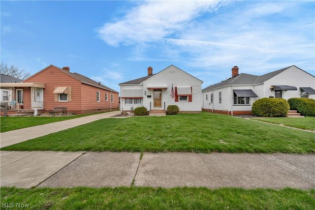 912 Dawnwood Drive, Parma, OH 44134