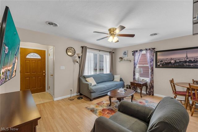 912 Dawnwood Drive, Parma, OH 44134