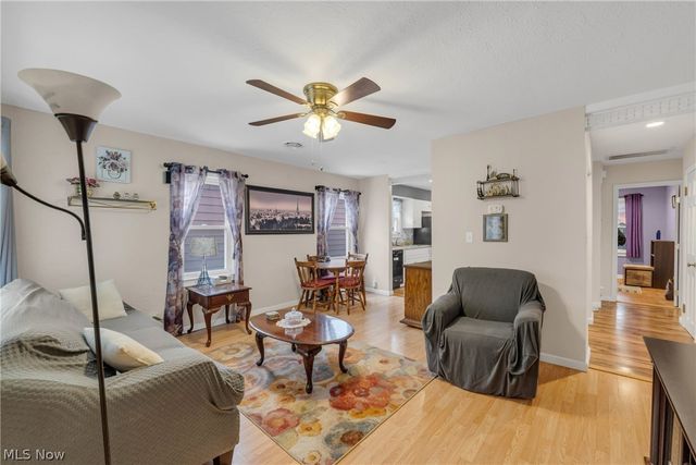 912 Dawnwood Drive, Parma, OH 44134