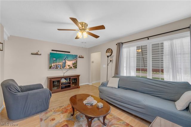 912 Dawnwood Drive, Parma, OH 44134