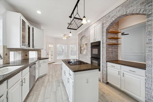 2715 Oakland Drive, Sugar Land, TX 77479