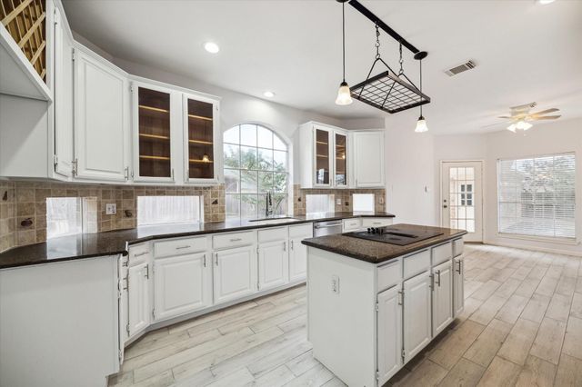 2715 Oakland Drive, Sugar Land, TX 77479