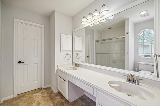 2715 Oakland Drive, Sugar Land, TX 77479