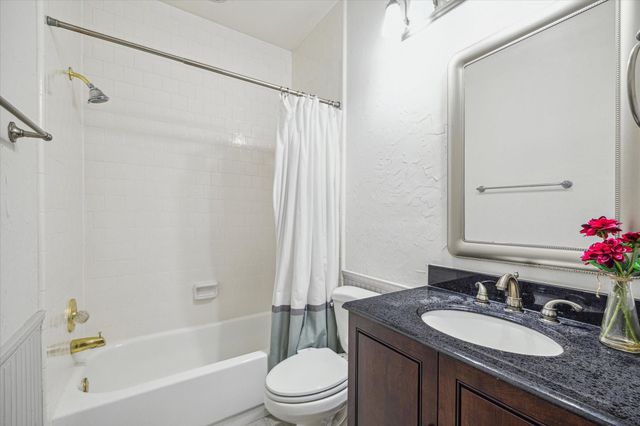 2715 Oakland Drive, Sugar Land, TX 77479