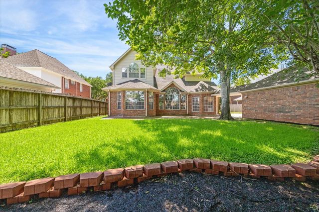 2715 Oakland Drive, Sugar Land, TX 77479