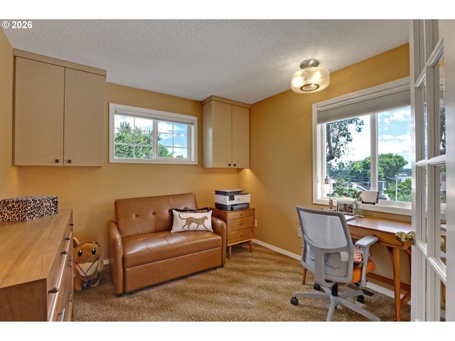 7437 Sw 32ND Ave, Portland, OR 97219