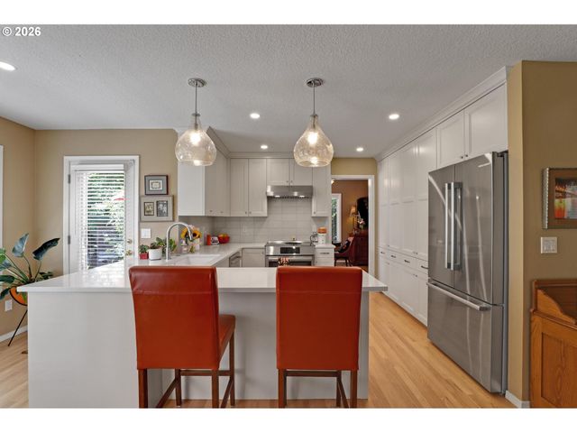 7437 Sw 32ND Ave, Portland, OR 97219