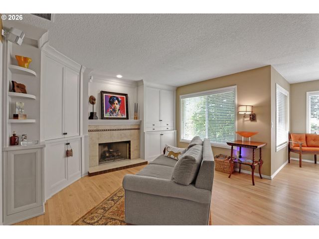 7437 Sw 32ND Ave, Portland, OR 97219