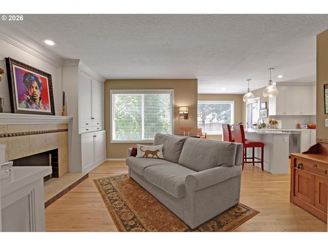 7437 Sw 32ND Ave, Portland, OR 97219