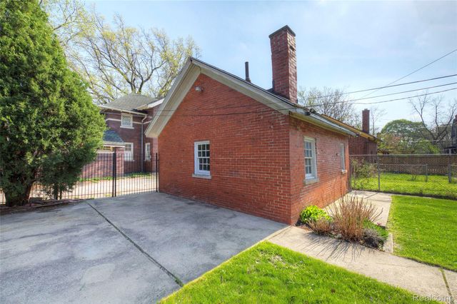 121 Longfellow Street, Detroit, MI 48202