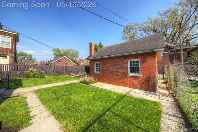 121 Longfellow Street, Detroit, MI 48202