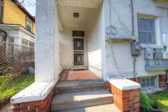 121 Longfellow Street, Detroit, MI 48202