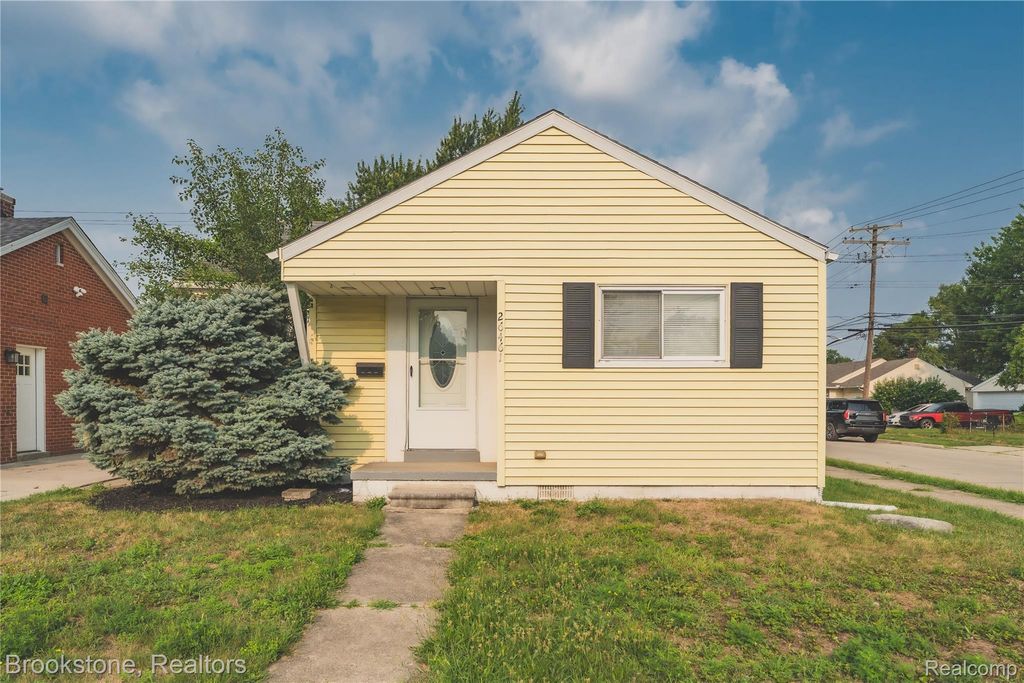 26461 Belanger Street, Roseville, MI 48066