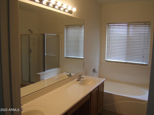 9238 W MILKWEED Loop, Phoenix, AZ 85037