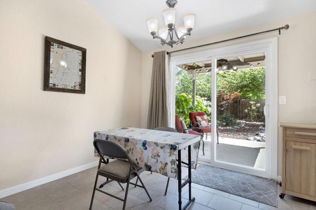 2700 Driftwood Dr, Madera, CA 93637