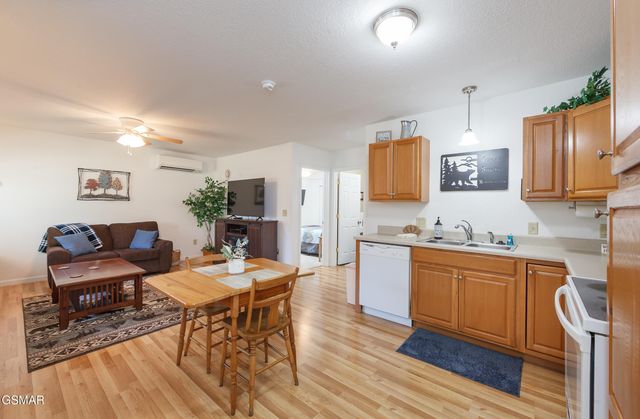 1505 Indian Warpath Road, Sevierville, TN 37876