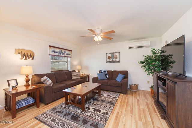 1505 Indian Warpath Road, Sevierville, TN 37876