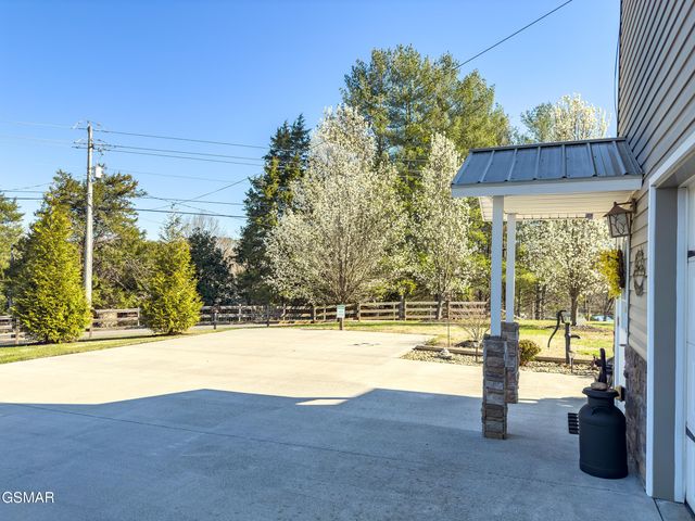 1505 Indian Warpath Road, Sevierville, TN 37876