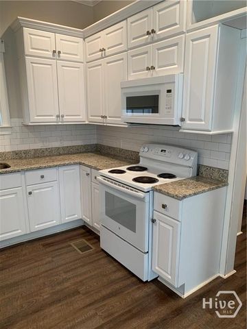 523 W 44th Street, Savannah, GA 31405