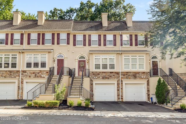 41 W Aspen Way, Aberdeen, NJ 07747