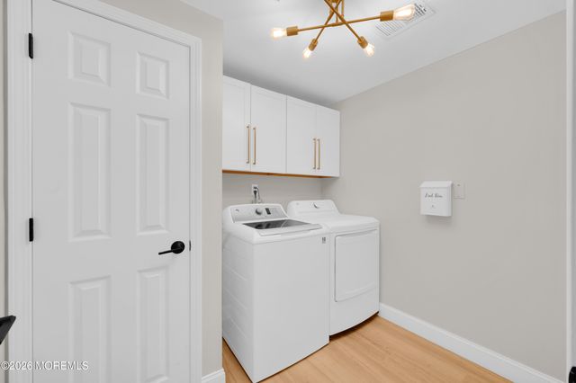 41 W Aspen Way, Aberdeen, NJ 07747