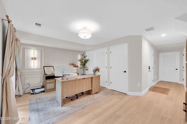 41 W Aspen Way, Aberdeen, NJ 07747