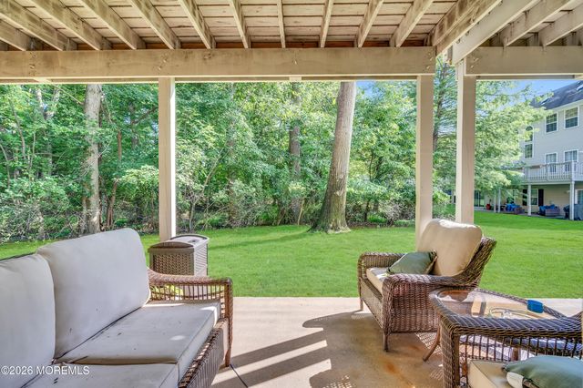 41 W Aspen Way, Aberdeen, NJ 07747