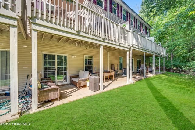 41 W Aspen Way, Aberdeen, NJ 07747