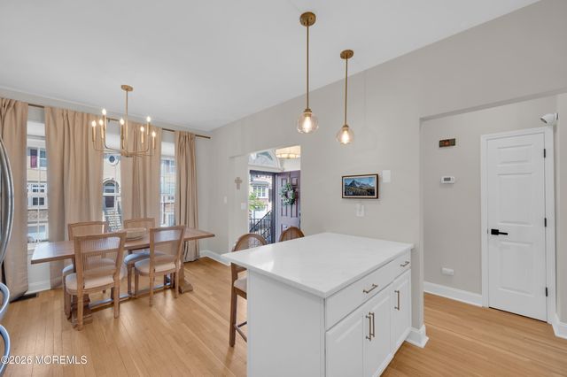41 W Aspen Way, Aberdeen, NJ 07747