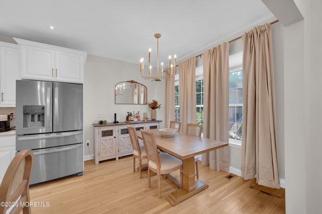 41 W Aspen Way, Aberdeen, NJ 07747