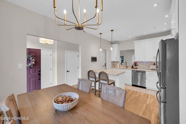 41 W Aspen Way, Aberdeen, NJ 07747