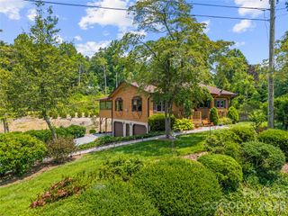 6 Kendra Road, Hendersonville, NC 28792