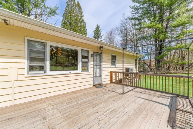 1 Jade Lane, Swan Lake, NY 12783