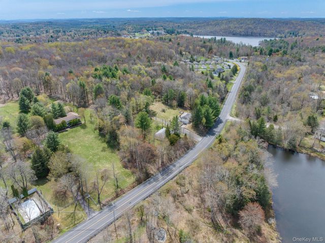 1 Jade Lane, Swan Lake, NY 12783