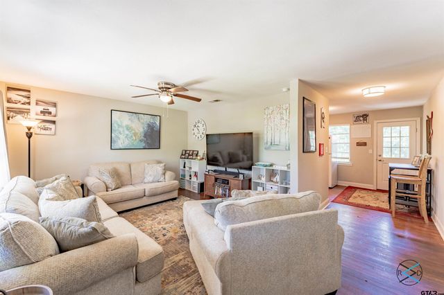 1506 Bassett Road, Palestine, TX 75803