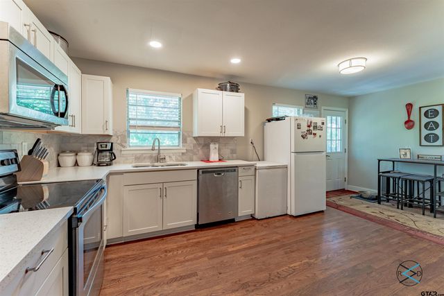 1506 Bassett Road, Palestine, TX 75803