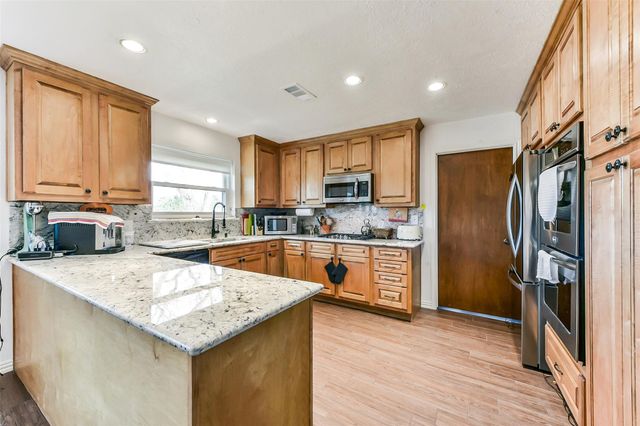 15907 Diana Lane, Houston, TX 77062