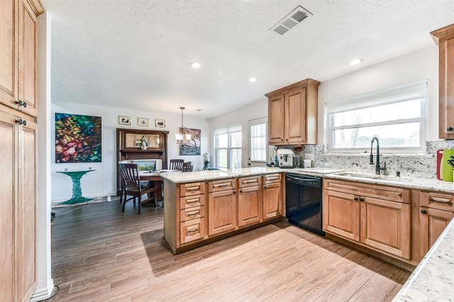 15907 Diana Lane, Houston, TX 77062