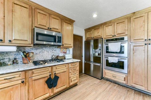 15907 Diana Lane, Houston, TX 77062