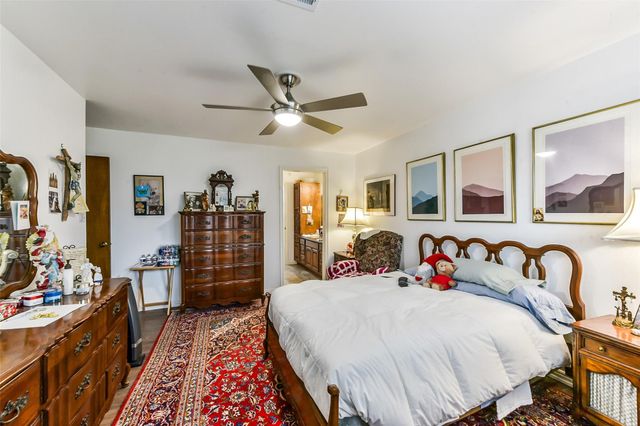 15907 Diana Lane, Houston, TX 77062