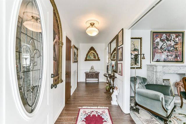 15907 Diana Lane, Houston, TX 77062