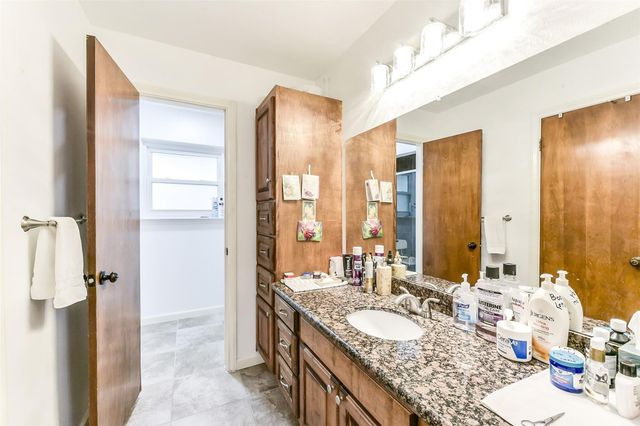 15907 Diana Lane, Houston, TX 77062