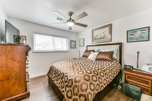 15907 Diana Lane, Houston, TX 77062