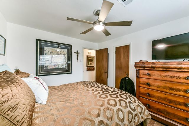 15907 Diana Lane, Houston, TX 77062