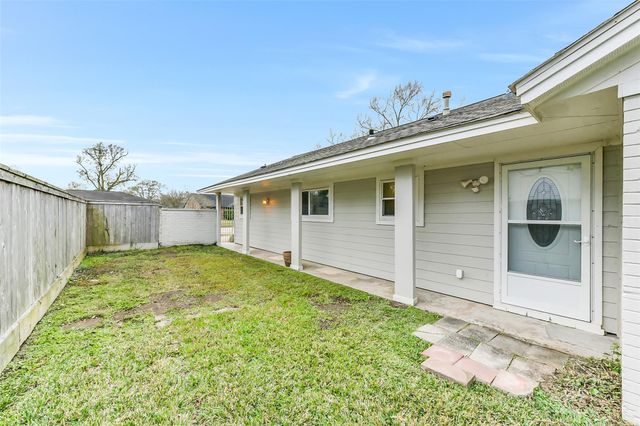 15907 Diana Lane, Houston, TX 77062