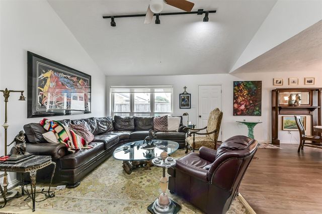 15907 Diana Lane, Houston, TX 77062