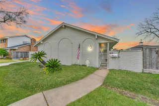 15907 Diana Lane, Houston, TX 77062