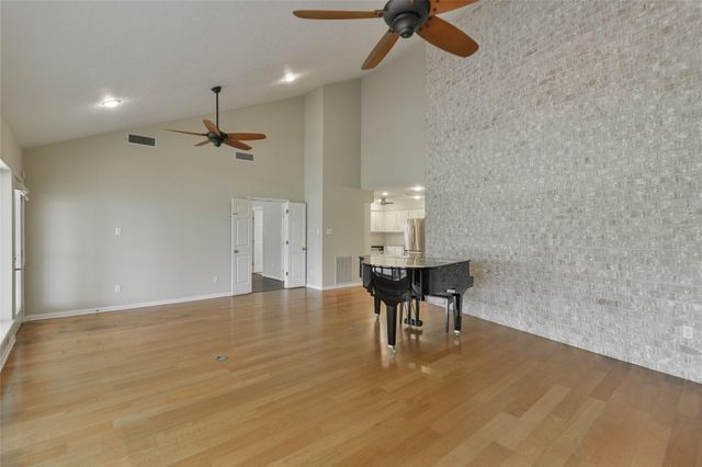 20 Golfview Manor Road, Huntsville, TX 77340