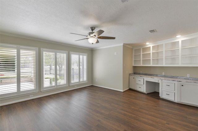 20 Golfview Manor Road, Huntsville, TX 77340