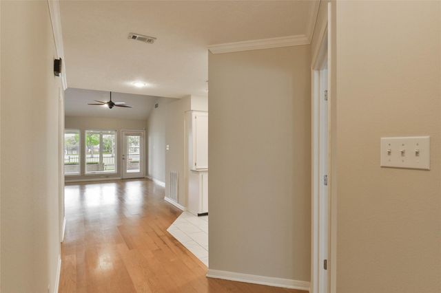 20 Golfview Manor Road, Huntsville, TX 77340